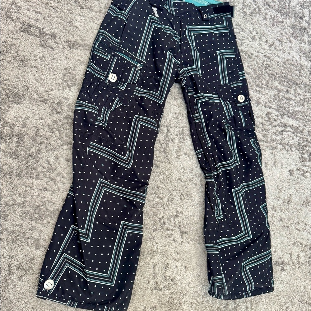 686 Women’s Snowboard Pants Size Small | Waterproof Insulated